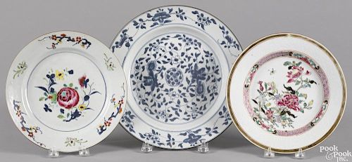 Three Chinese Kangxi porcelain plates, 8 3/4'' dia., 9'' dia., and 11'' dia.