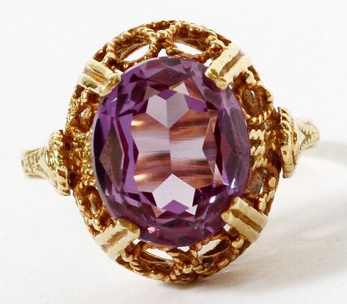 18KT YELLOW GOLD & 2.9CT AMETHYST RING