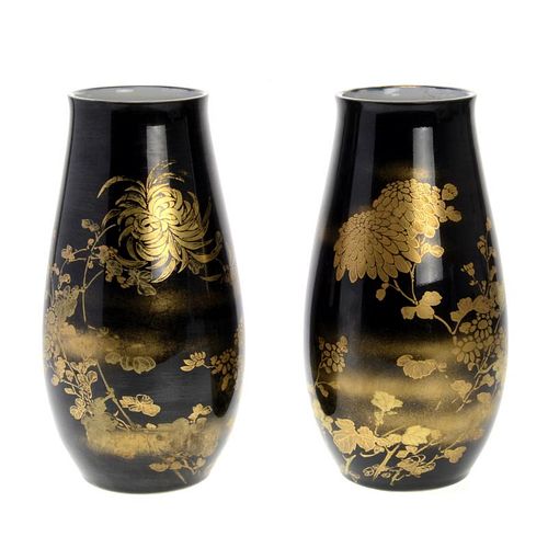 Pair Namikawa Sosuke ceramic vases