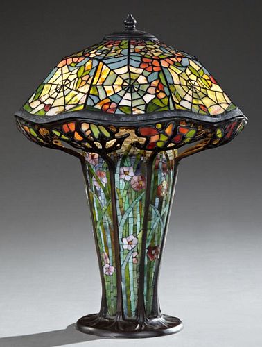 Tiffany Style Leaded Glass "Cobweb" Lamp Shade, la