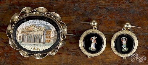 Victorian micro-mosaic brooch, depicting the Pantheo,n with a gold-filled rope twist frame