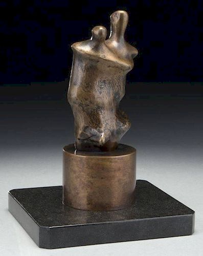 Henry Moore, "Mother and Child on Round Base"