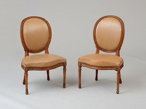PAIR OF GEORGE III CARVED BEECHWOOD SIDE CHAIRS, MANNER OF THOMAS CHIPPENDALE