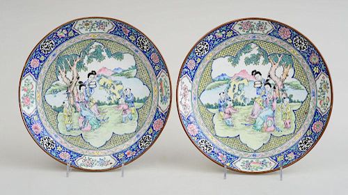 PAIR OF CANTON ENAMEL DEEP DISHES