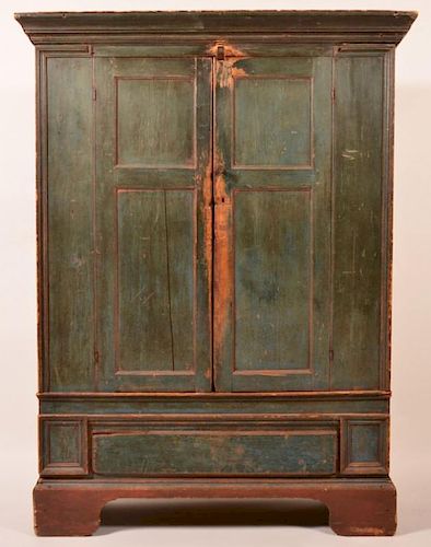 Virginia 19th Century Painted Softwood Cupboard