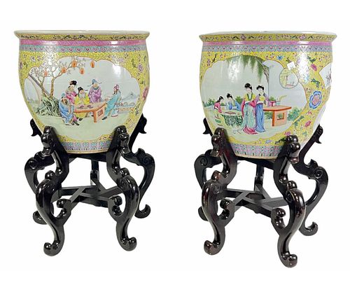 PAIR OF 19th CENTURY FAMILLE ROSE FISHPOTS