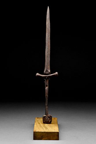 LATE MEDIEVAL DAGGER OR PONIARD WITH DECORATED POMMEL