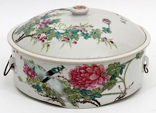 CHINESE PORCELAIN COVERED DISH