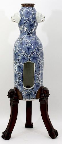 CHINESE BLUE & WHITE PORCELAIN CANDLE STAND