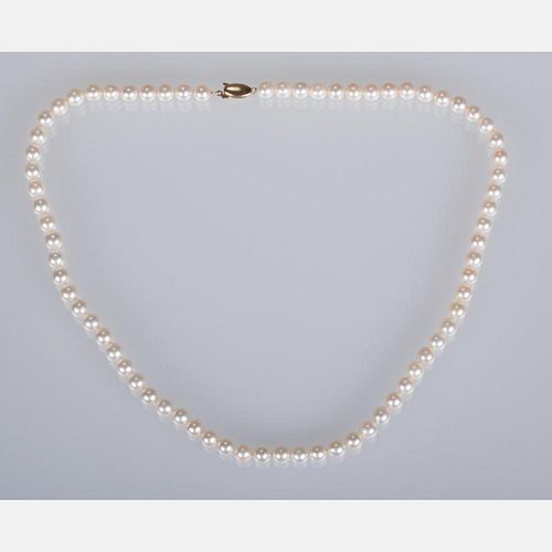 A Cultured Pearl Single Strand Necklace,