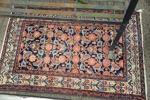 Hamadan Oriental throw rug, 2'6" x 3'9".