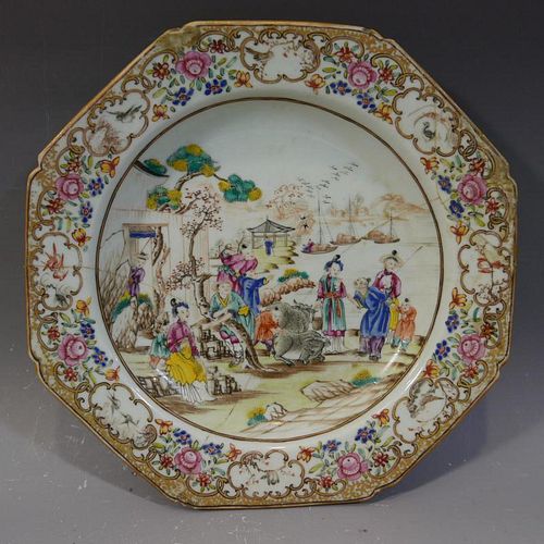 RARE ANTIQUE CHINESE FAMILLE ROSE PORCELAIN DISH - 18TH CENTURY