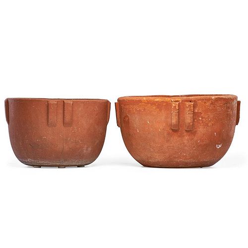BAUER Two terracotta planters