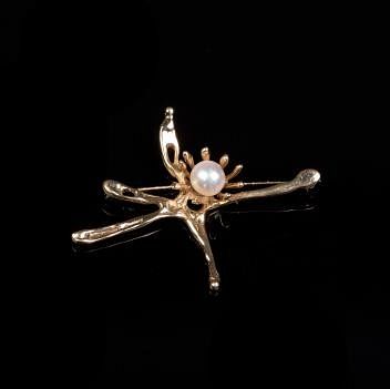 Charles Loloma, Yellow Gold and Pearl Brooch