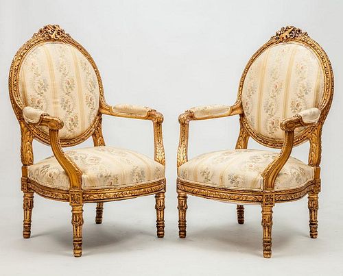 Pair of Louis XVI Style Carved Giltwood Fauteuils à La Reine