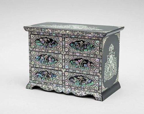 Modern Chinese Mother-of-Pearl Inlaid Black Lacquer Jewelry Chest