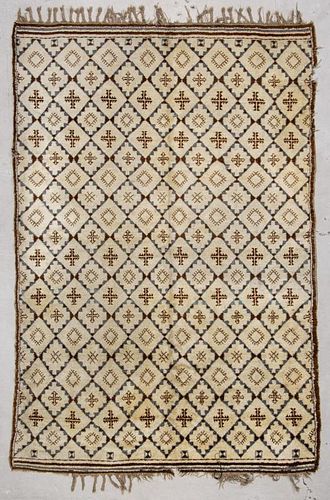 North African Rug, Early/Mid 20th C: 6'9" x 9'9" (206 x 297 cm)
