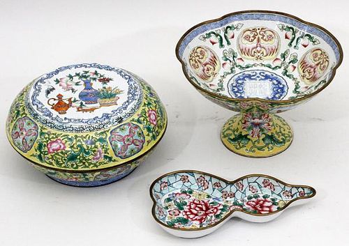 CHINESE PAINTED ENAMEL GROUPING THREE PIECES