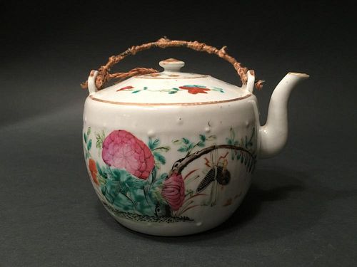 ANTIQUE CHINESE Famille Rose teapot, late 19th C
