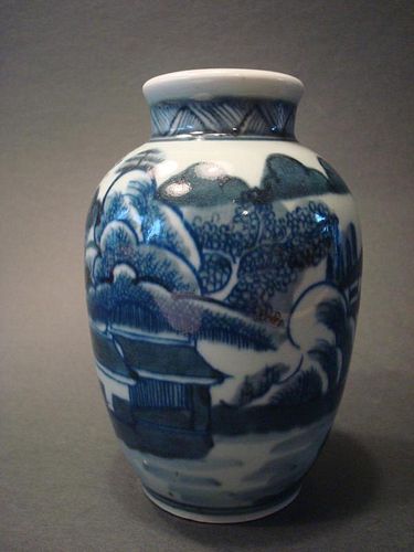 OLD Chinese Blue and White Vase, late Qing. 5 1/4" high