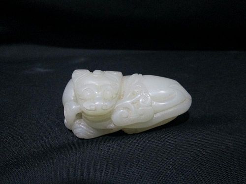 Chinese HETIAN White Jade Beast with Russet, 5.5 cm long