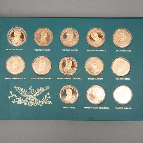 Carpeta con 51 monedas en chapa de oro de 24k sobre plata maciza Sterling .925 de Presidentes de México con certificado de autentici...