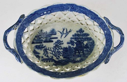 early 19th c. blue and white Chinoiserie transfer dec. reticulated Pearlware chestnut basket 3" x 7"