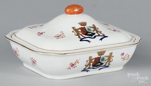Chinese export style porcelain covered entrée dish, probably Samson, 5'' h., 10'' w.