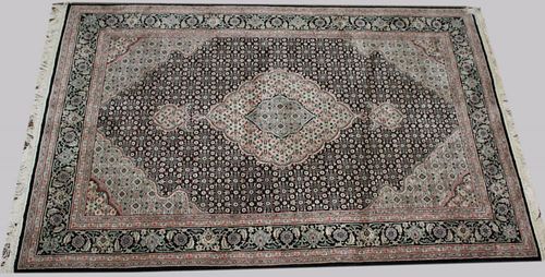 Contemporary Persian Oriental area rug, 4' x 6'