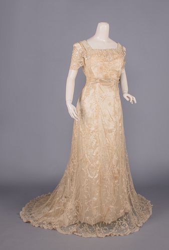 TAPE LACE & CHAINSTITCH EMBROIDERED EVENING GOWN, c. 1912