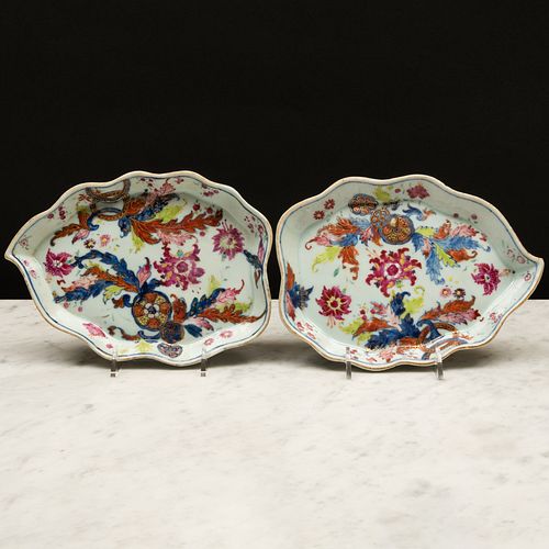Pair of Chinese Export Porcelain 'Pseudo Tobacco Leaf' Shaped Dishes
