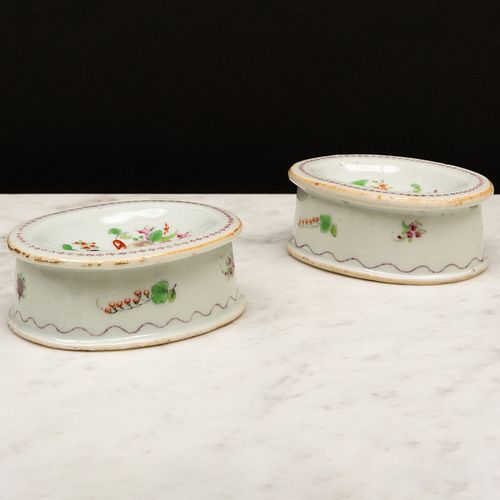 Pair of Chinese Export Famille Rose Porcelain Oval Salts Decorated with Fruits