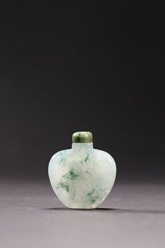 Qing Dynasty: A Jadeite Jade Snuff Bottle