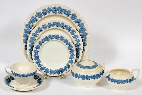WEDGWOOD 'EMBOSSED QUEEN'S WARE' BLUE ON WHITE DINNER SET, 60 PIECES (SERVICE FOR TEN)