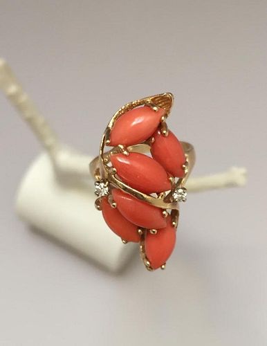 BUEATFUL VINTAGE CORAL 14K GOLD AND DIAMOND RING