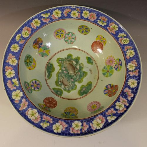 CHINESE ANTIQUE FAMILLE ROSE PORCELAIN CRABS BOWL - QING DYNASTY