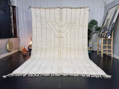 Large Stunning Handmade Soft White Rug with Geometric engraved Pattern.