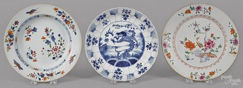 Chinese Qing dynasty blue and white porcelain dragon plate, 8 1/2'' dia.