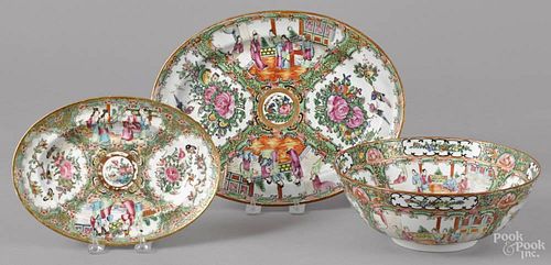 Two Chinese export porcelain rose medallion oblong platters, 19th c., 10'' x 13'' and 7 1/8'' x 10''