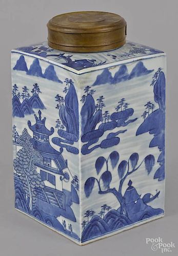 Chinese export Canton porcelain canister, 19th c., 12 1/2'' h.