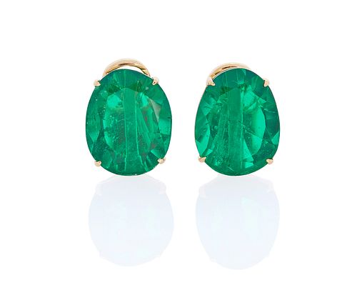 A pair of green quartz earrings