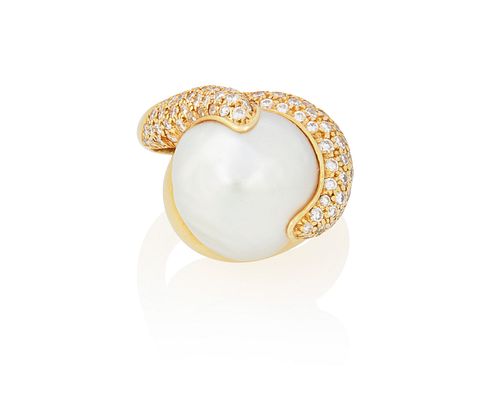 A Henry Dunay pearl and diamond ring