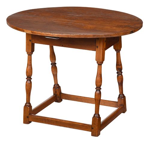 New England Queen Anne Stretcher Base Tea Table
