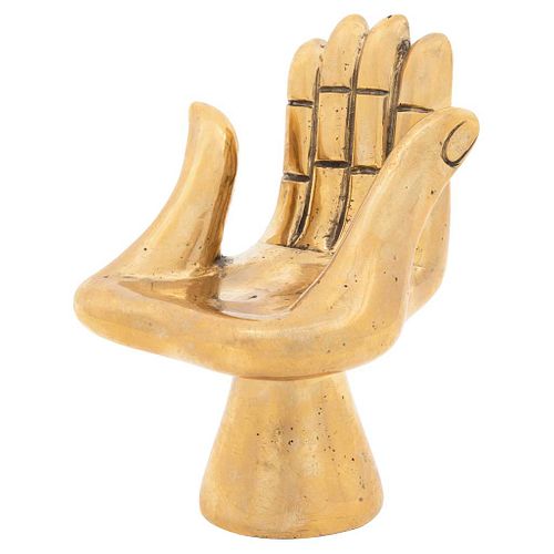 PEDRO FRIEDEBERG, Mano silla de seis dedos miniatura, Firmada en la base, Escultura en bronce 8 / 8, 9.9 x 7.5 x 7.5 cm,Con certificado