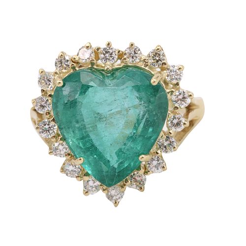 7.50 Ctw in Emerald & Diamonds 18k Gold Heart Ring