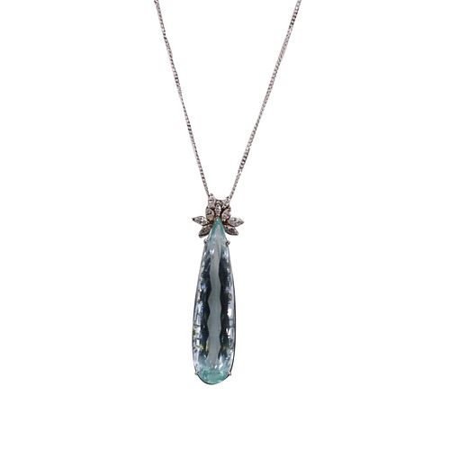 Aquamarine & Diamonds 18k Gold Pendant Necklace