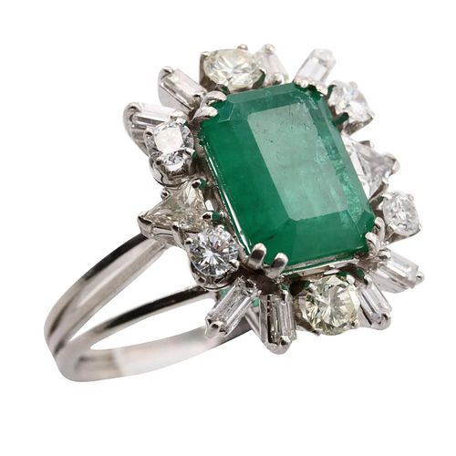 Emerald, Diamonds & 18k Gold Ring