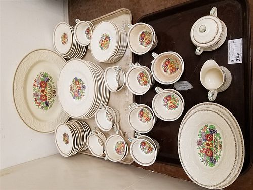 TRAY 76PC WEDGWOOD WINDERMERE DINNER SERVICE