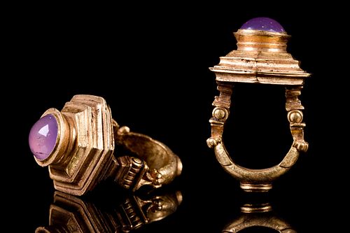 GREEK HELLENISTIC GOLD HINGED RING WITH AMETHYST