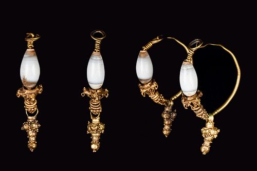 GREEK HELLENISTIC GOLD EARRINGS WITH AGATE BEADS
